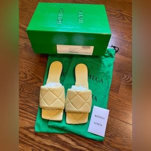 BNIB BOTTEGA VENETA SANDAL